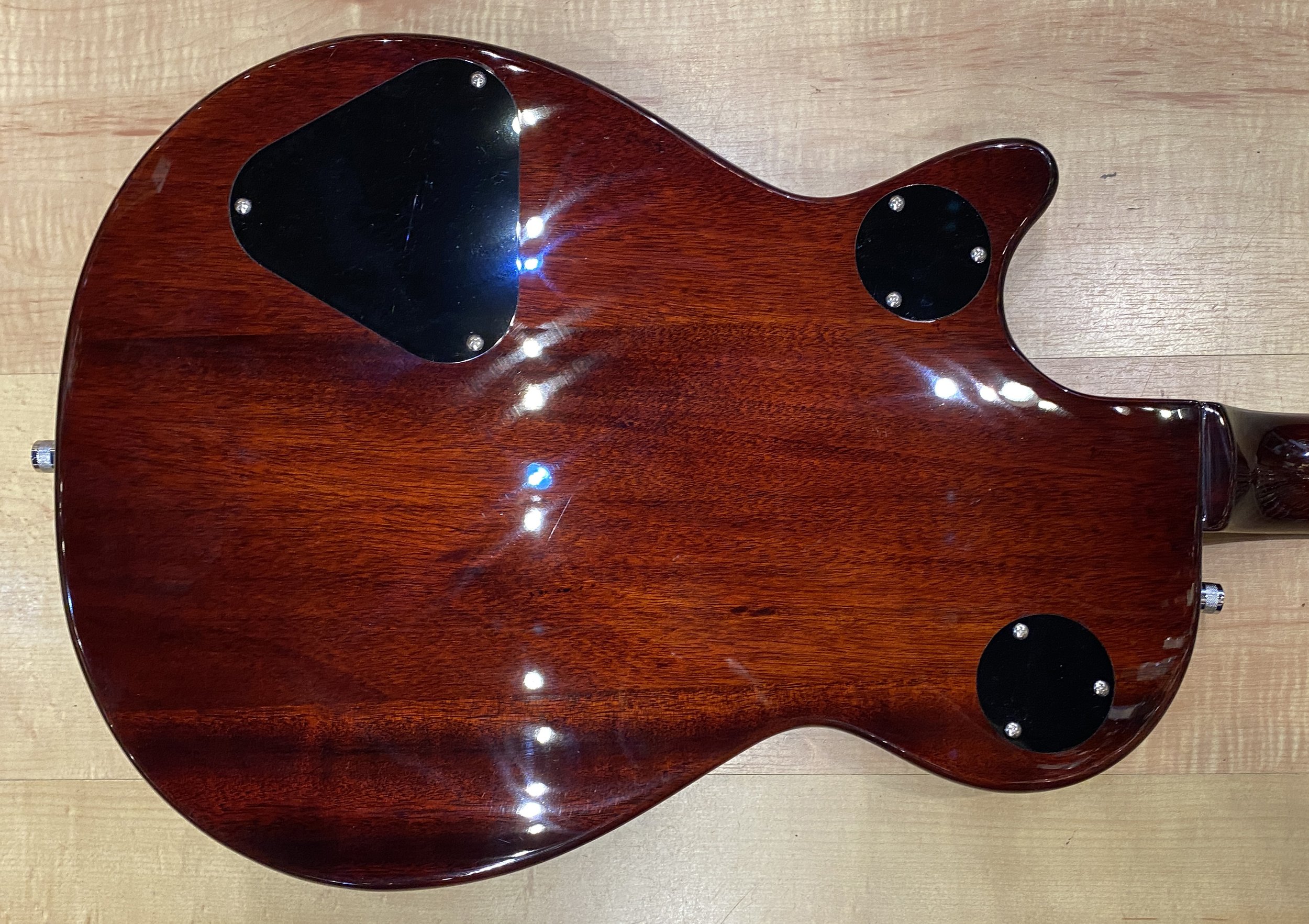 Gretsch_G5220_Electromatic_Jet_BT_Single_Cut _V_Stoptail_Black_Walnut_Fingerboard_Casino_Gold_5